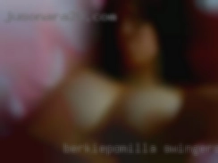 Berkiepomilla swingers wife let's cum inside